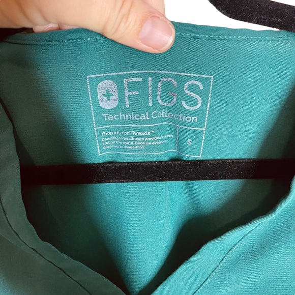 Figs kelly green scrub top - Picture 3 of 4